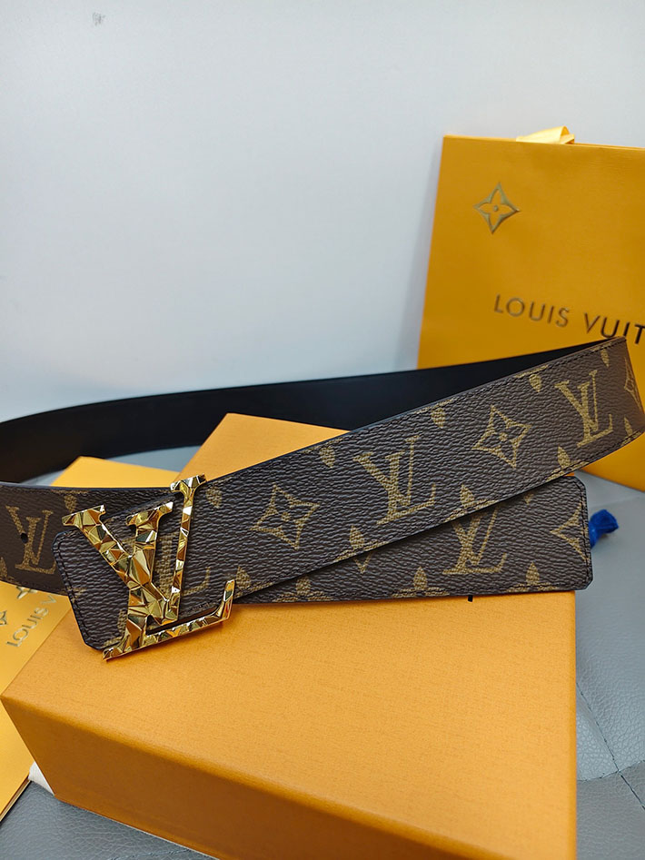 最高級ルイヴィトンスーパーコピー Louis Vuitton ベルト・LV イニシャル 40MM リバーシブル 2634818 ルイヴィトン ベルト 新作 - 画像 (2)