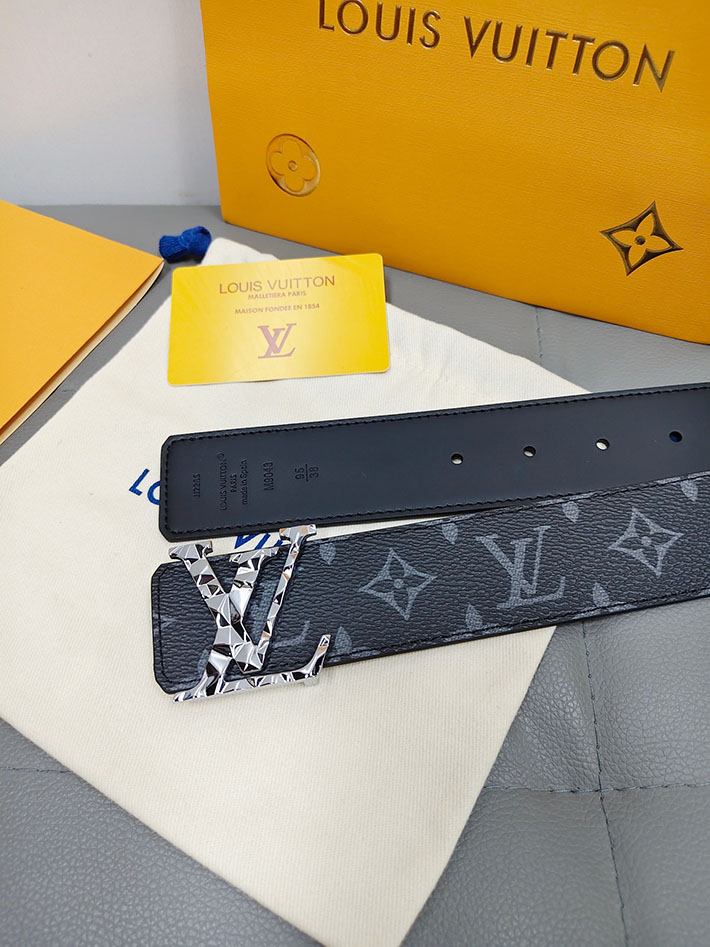 最高級ルイヴィトンスーパーコピー Louis Vuitton ベルト・LV イニシャル 40MM リバーシブル 2634819 ルイヴィトン ベルト アウトレット - 画像 (5)
