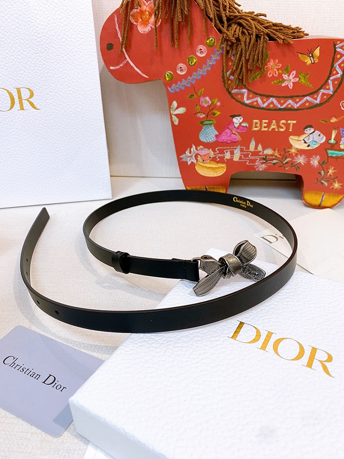 Dior ベルトバックル