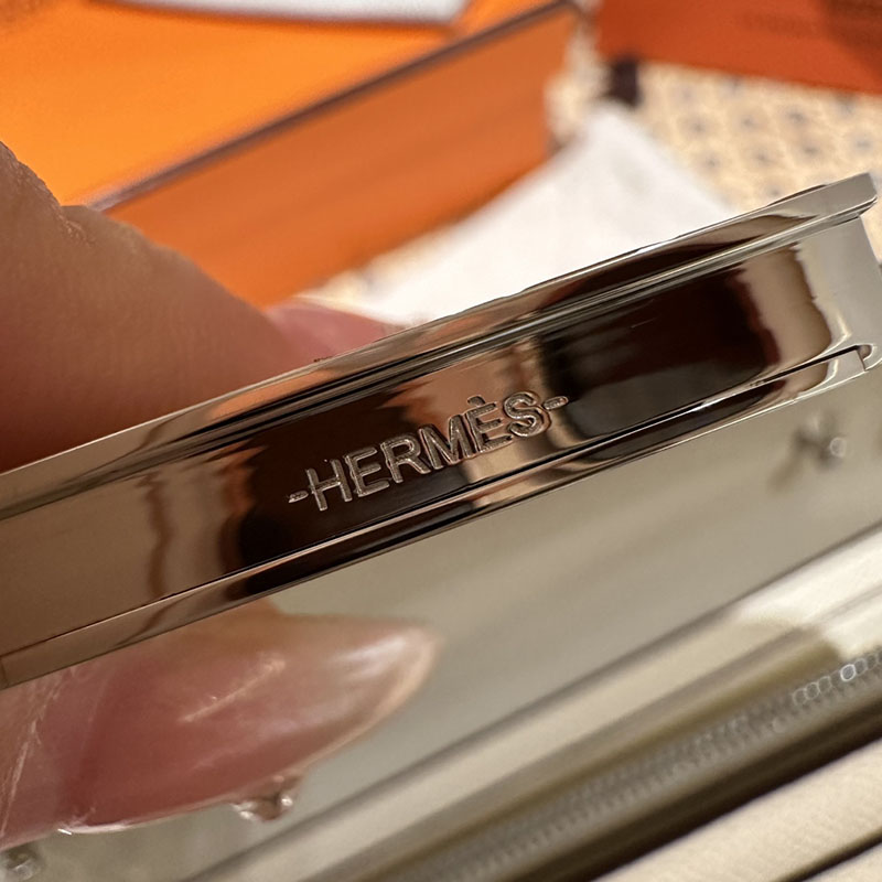 エルメス安い HERMES コンスタンスロング トゥーゴー ナタ ヴォーエプソン シルバー金具 H080201CPI2 コンスタンス トゥーゴー 定価 - 画像 (3)
