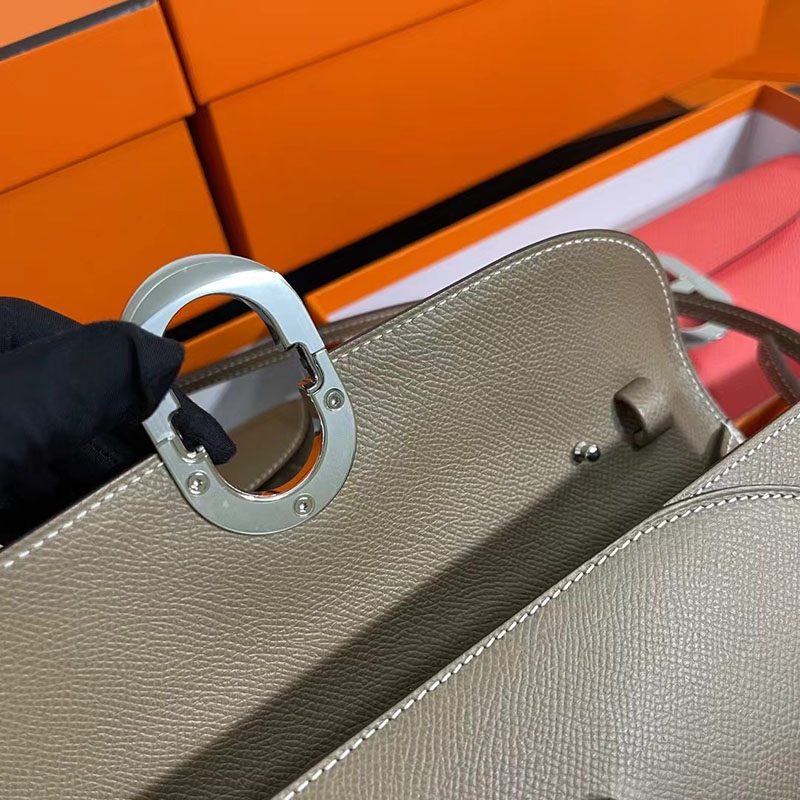 エルメス安い HERMES シェーヌダンクル トゥーゴー エトゥープ ヴォーエプソン シルバー金具 H083141CK18 エルメス トゥーゴー 定価 - 画像 (3)