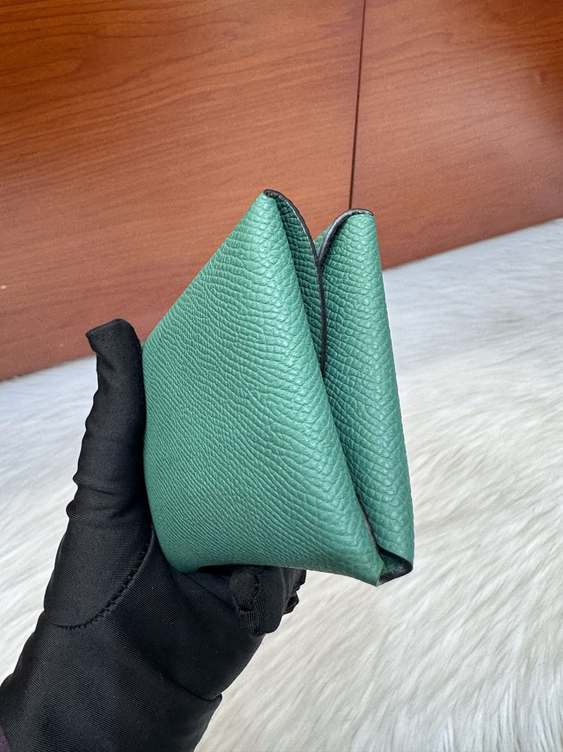 エルメス安い HERMES カルヴィデュオ カードケース マラカイト ヴォーエプソン シルバー金具 H083035CKZ6 エルメス コインケース カルヴィ デュオ - 画像 (2)