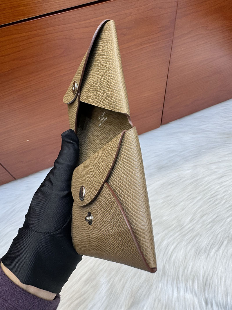 エルメス安い HERMES カルヴィデュオ カードケース エトゥープ ヴォーエプソン シルバー金具 H083035CK18 カルヴィデュオ 使い勝手 - 画像 (7)