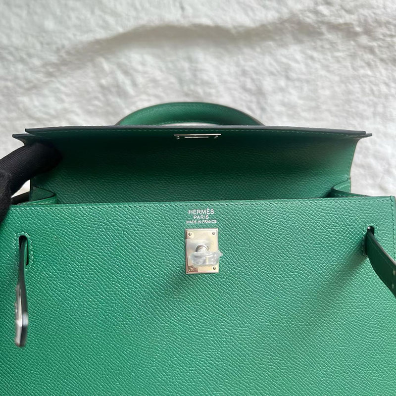 エルメスの人気バッグ HERMES ケリー25 外縫い ヴェールエメラルド ヴォーエプソン シルバー金具 H041000CK6Q エルメスケリーバッグ定価 - 画像 (4)