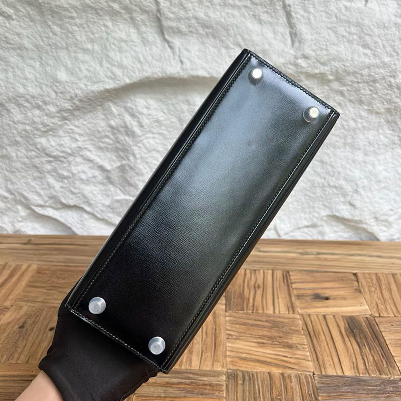 エルメスの人気バッグ HERMES ケリー25 外縫い ブラック ボックスカーフ シルバー金具 2635078 エルメス ケリーバッグ 値段 - 画像 (3)