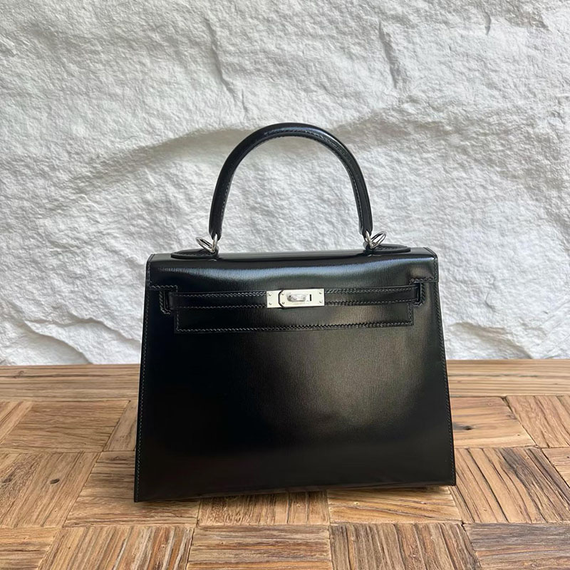 エルメスの人気バッグ HERMES ケリー25 外縫い ブラック ボックスカーフ シルバー金具 2635078 エルメス ケリーバッグ 値段 - 画像 (2)
