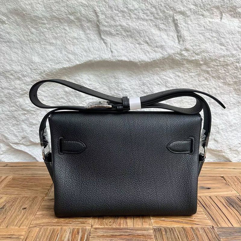エルメスの人気バッグ HERMES ケリーメッセンジャー PM ブラック トゴ シルバー金具 2635085 エルメス メンズ ショルダーバッグ - 画像 (8)