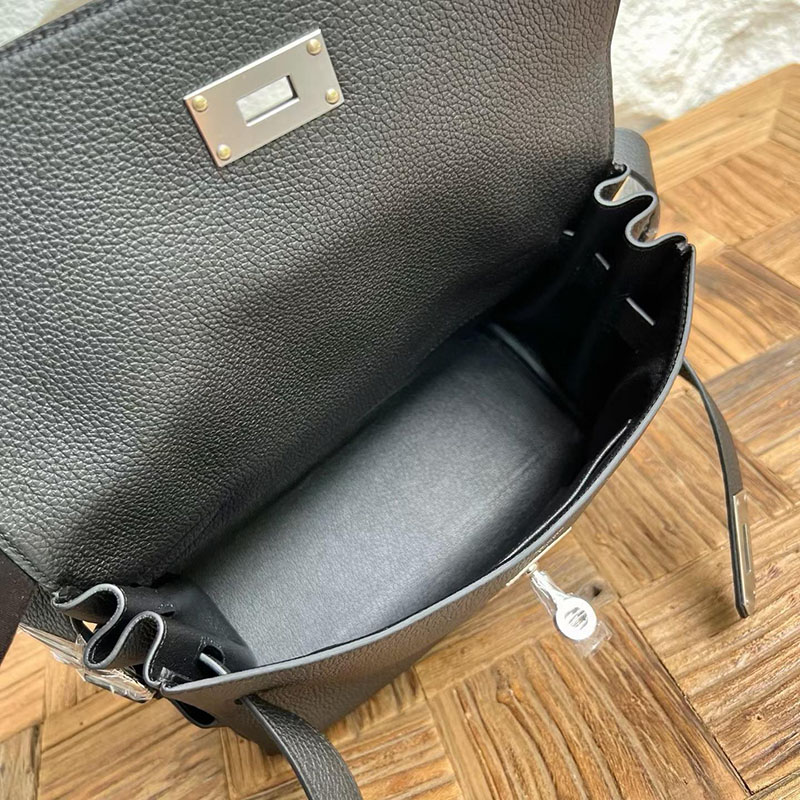 エルメスの人気バッグ HERMES ケリーメッセンジャー PM ブラック トゴ シルバー金具 2635085 エルメス メンズ ショルダーバッグ - 画像 (5)