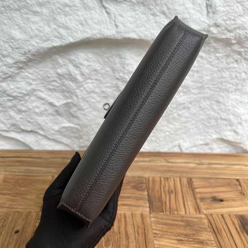 エルメスの人気バッグ HERMES ケリーデペッシュ25 エベンヌ トゴ シルバー金具 H082295CK46 ケリーデペッシュ 定価 - 画像 (2)