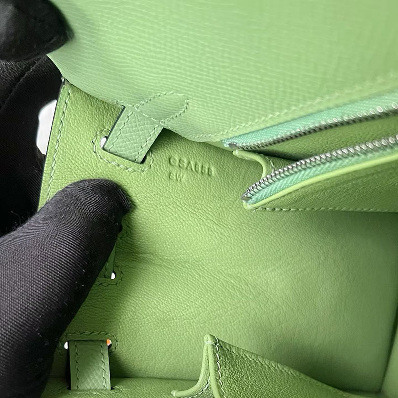 エルメス ケリー 25の通販 HERMES ケリー25 外縫い ヴェールクリケット ヴォーエプソン シルバー金具 H041000CK3I ケリー25 人気色 - 画像 (4)