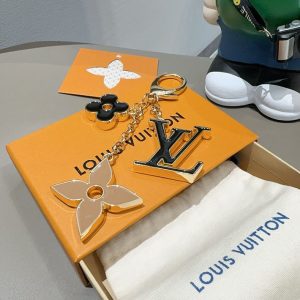 ルイヴィトン キーホルダー 人気