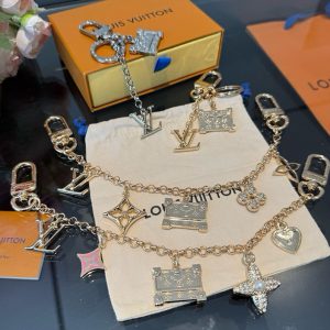 ルイヴィトン バッグチャーム 安い
