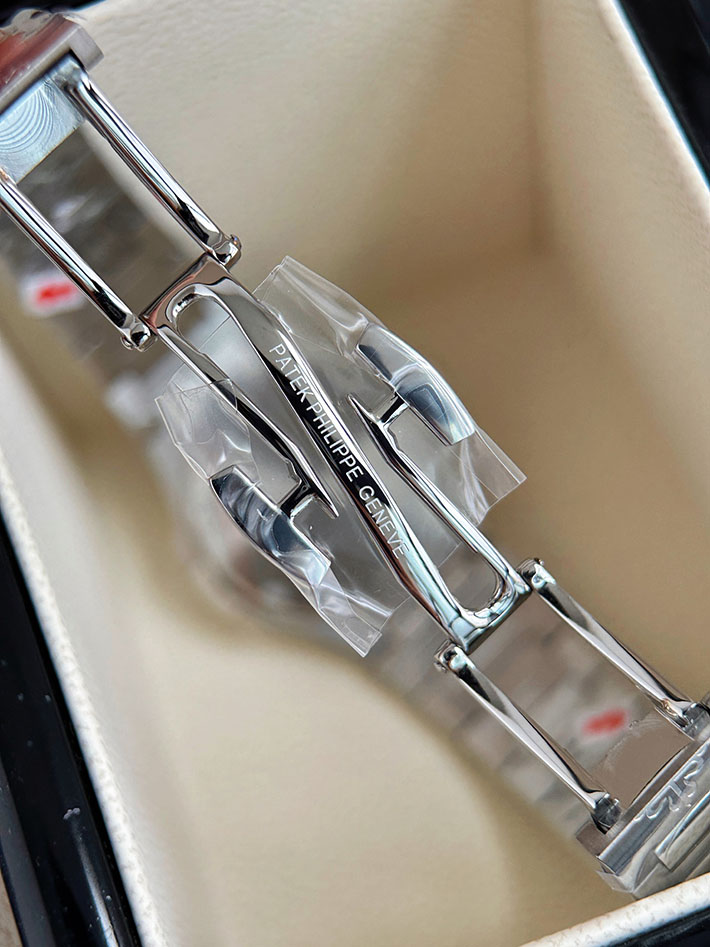 最高級パテックフィリップスーパーコピー ノーチラス 7010/1G-011 ダイヤモンド ホワイトゴールド 2635307 パテック フィリップ レディース 公式 - 画像 (3)