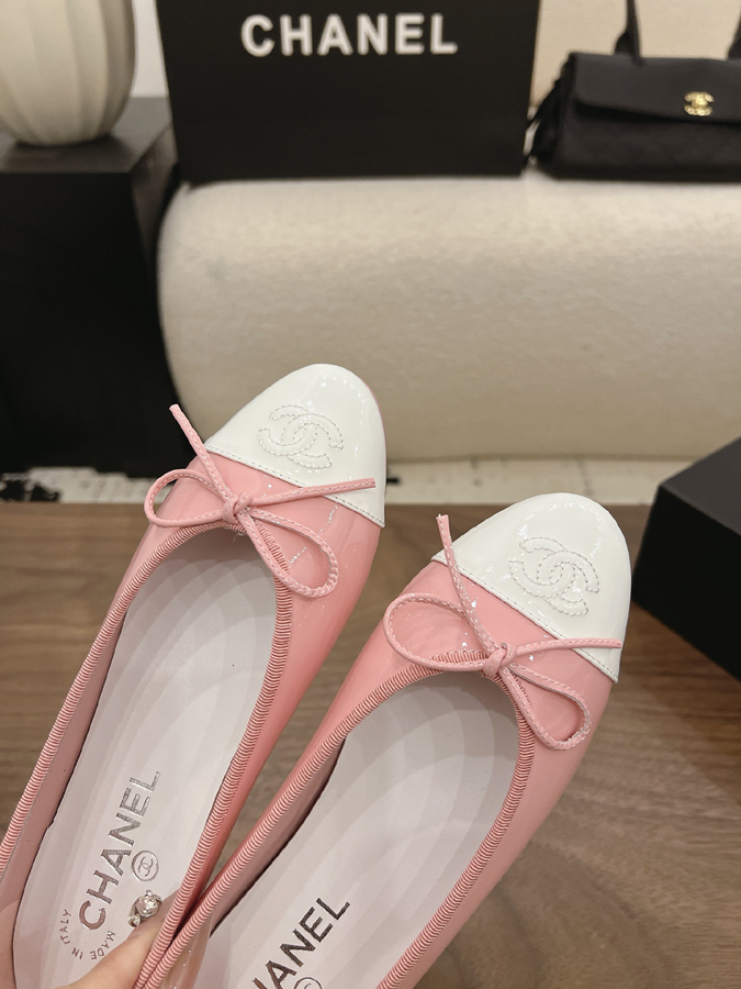 最高級シャネルスーパーコピー CHANEL 【シャネル】バレエ フラット シューズ ラウンドトゥ リボン CC ロゴ ピーチ ピンク & ホワイト ツートン シャネル バレリーナ 新作 - 画像 (7)