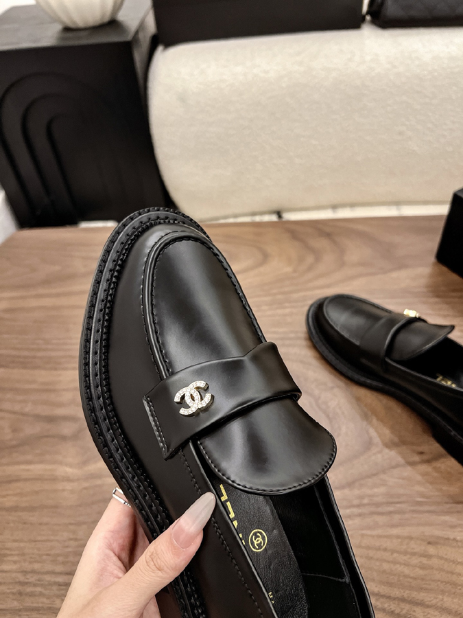 最高級シャネルスーパーコピー CHANEL【シャネル】ダブルC マーティニーク ローファー ブラック 光沢 レザー 靴 シャネル厚底レディース - 画像 (6)