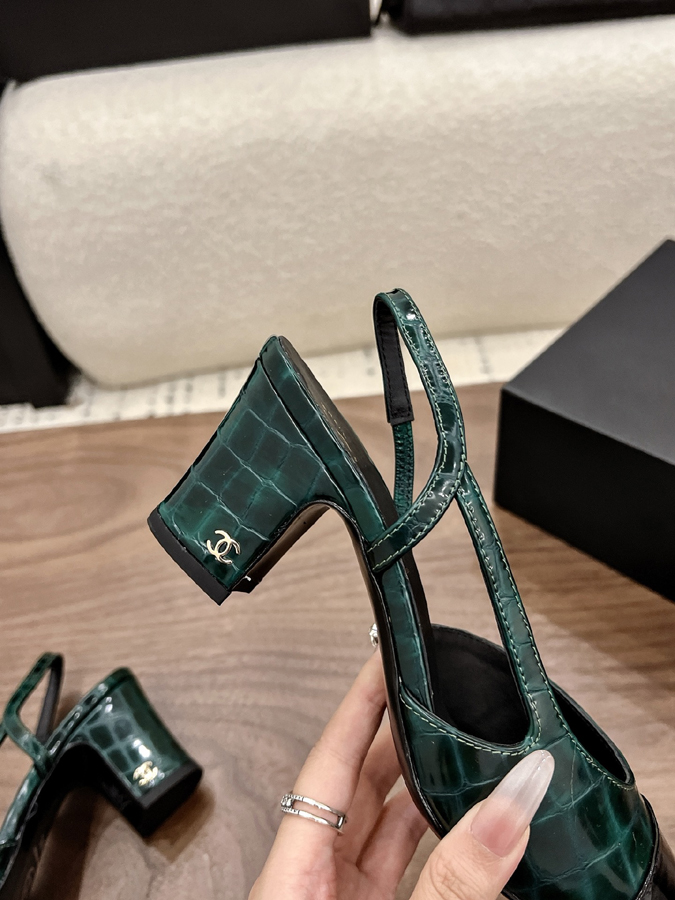 最高級シャネルスーパーコピー CHANEL【シャネル】グリーン ブラック グラデーション スリングバック ヒール エナメル 靴 シャネルバレリーナコピー - 画像 (7)