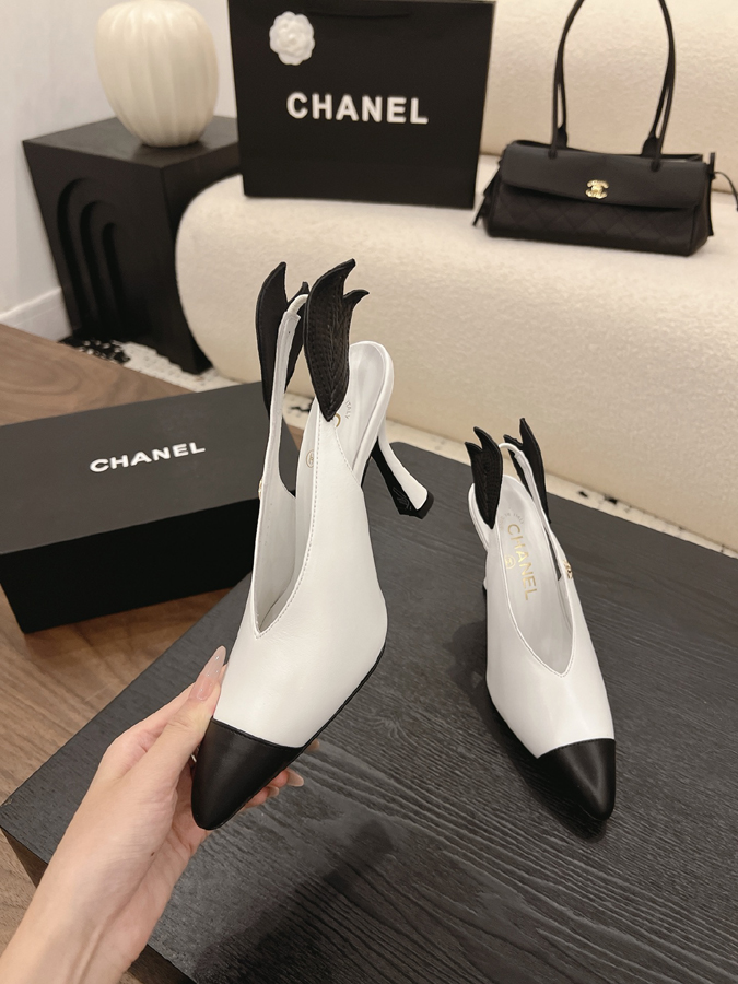 最高級シャネルスーパーコピー シャネル スリングバック キャットヒール ダブルC ホワイト ブラック リーフ デザイン シャネル 靴 パンプス - 画像 (4)