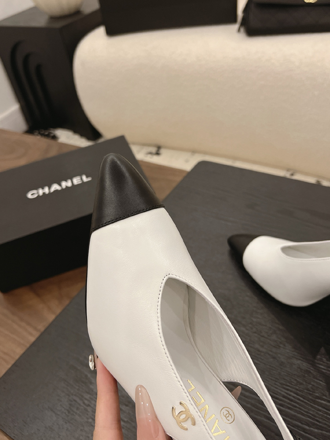最高級シャネルスーパーコピー シャネル スリングバック キャットヒール ダブルC ホワイト ブラック リーフ デザイン シャネル 靴 パンプス - 画像 (8)