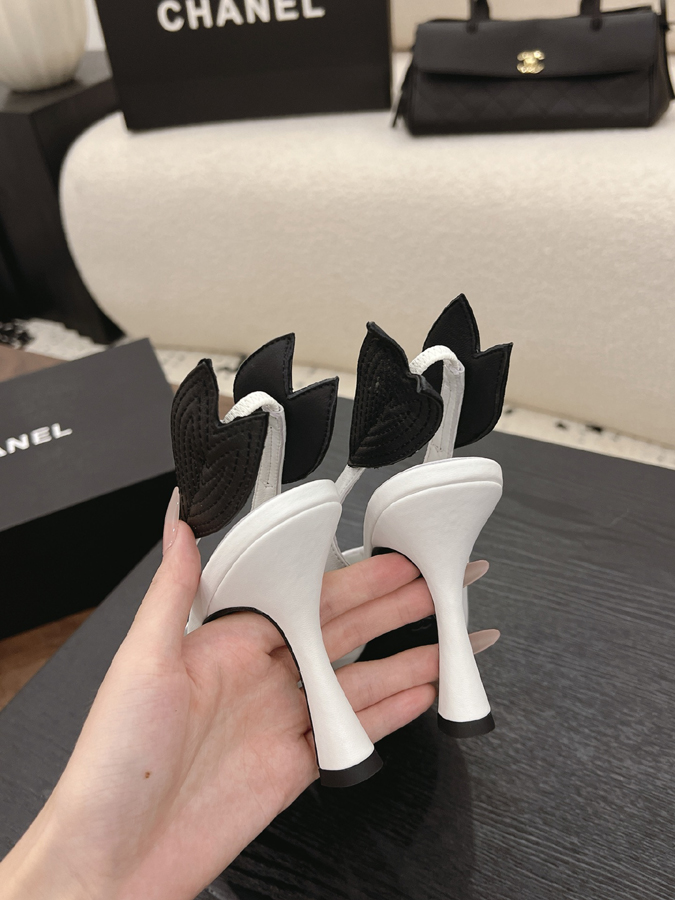 最高級シャネルスーパーコピー シャネル スリングバック キャットヒール ダブルC ホワイト ブラック リーフ デザイン シャネル 靴 パンプス - 画像 (9)