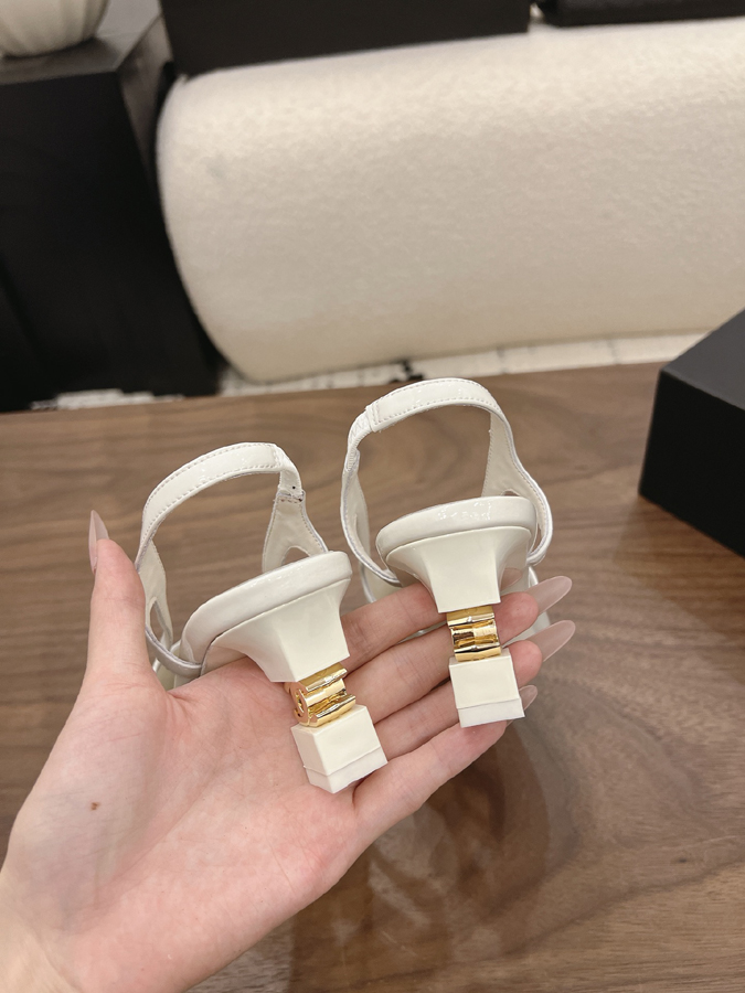 最高級シャネルスーパーコピー シャネル スリングバック パンプス ダブルC ホワイト パテント デザイン シャネルサンダル新作 - 画像 (9)