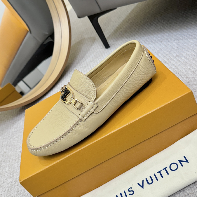 最高級ルイヴィトンスーパーコピー ルイ・ヴィトン ローファー アイボリー プレーン カーフスキン シルバー LV バックル スリッポン 紳士靴 - 画像 (6)