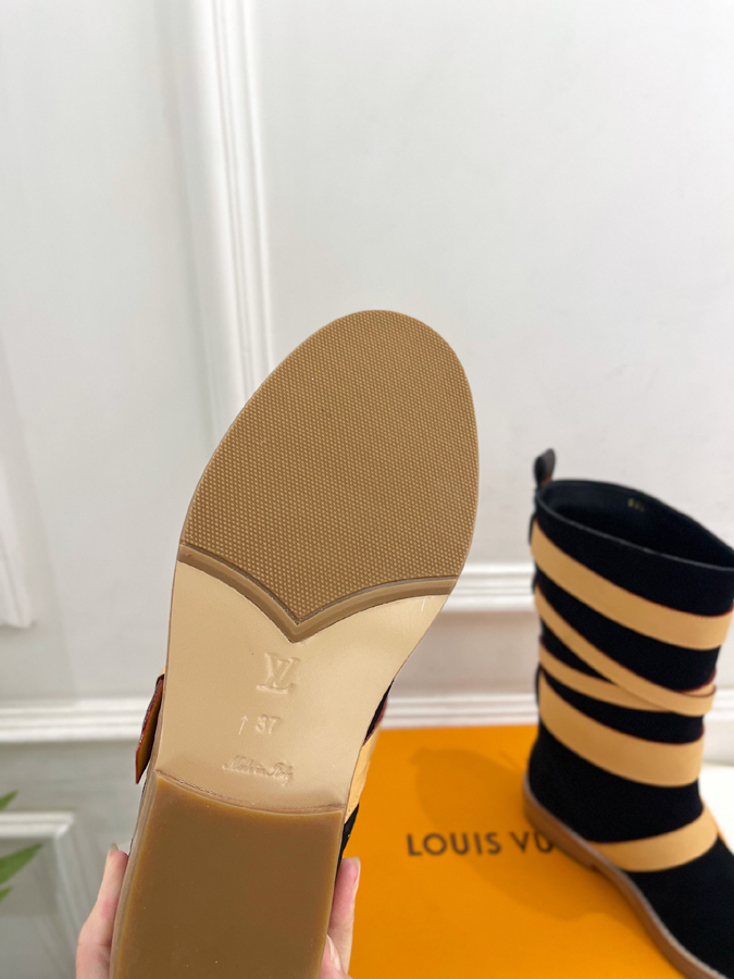 最高級ルイヴィトンスーパーコピー 【LOUIS VUITTON】ルイヴィトン ミドルブーツ スエード クロスストラップ バックル Vロゴ ルイヴィトンアンクルブーツ ルイヴィトン 長靴 - 画像 (9)
