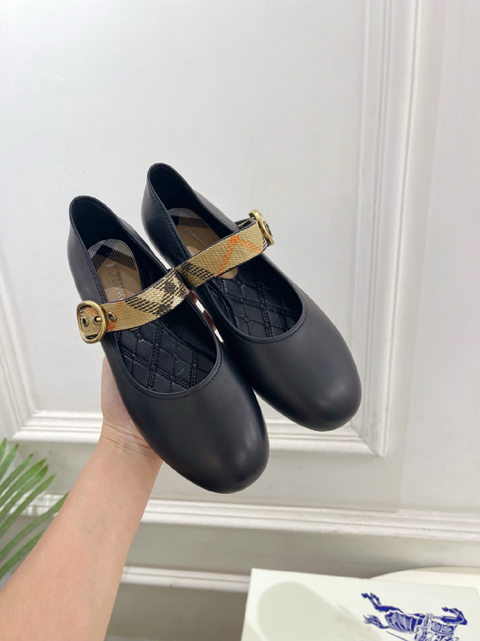 最高級バーバリースーパーコピー BURBERRY 2026新作 バーバリー メリージェーン シューズ 黒 レザー チェック バックル バーバリースニーカー 値段 - 画像 (5)