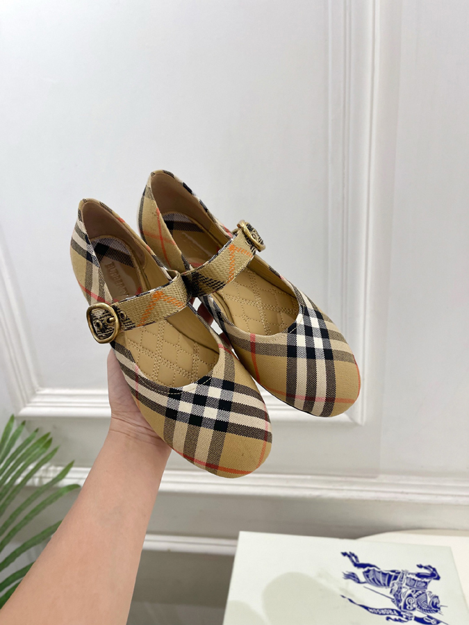 最高級バーバリースーパーコピー BURBERRY 2026新作 バーバリー メリージェーン シューズ ベージュ オールチェック レザー バックル バーバリースニーカー 定価 - 画像 (4)
