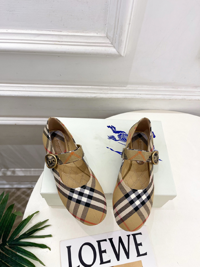 最高級バーバリースーパーコピー BURBERRY 2026新作 バーバリー メリージェーン シューズ ベージュ オールチェック レザー バックル バーバリースニーカー 定価 - 画像 (6)