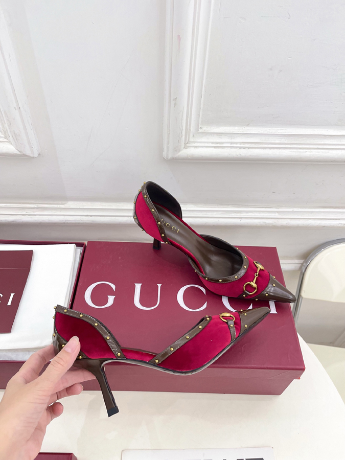 グッチ直営アウトレット店 靴 GUCCI グッチ スリングバック パンプス レディース バーガンディ ベルベット ホースビット スタッズ グッチ ポインテッドトゥ ハイヒール - 画像 (4)