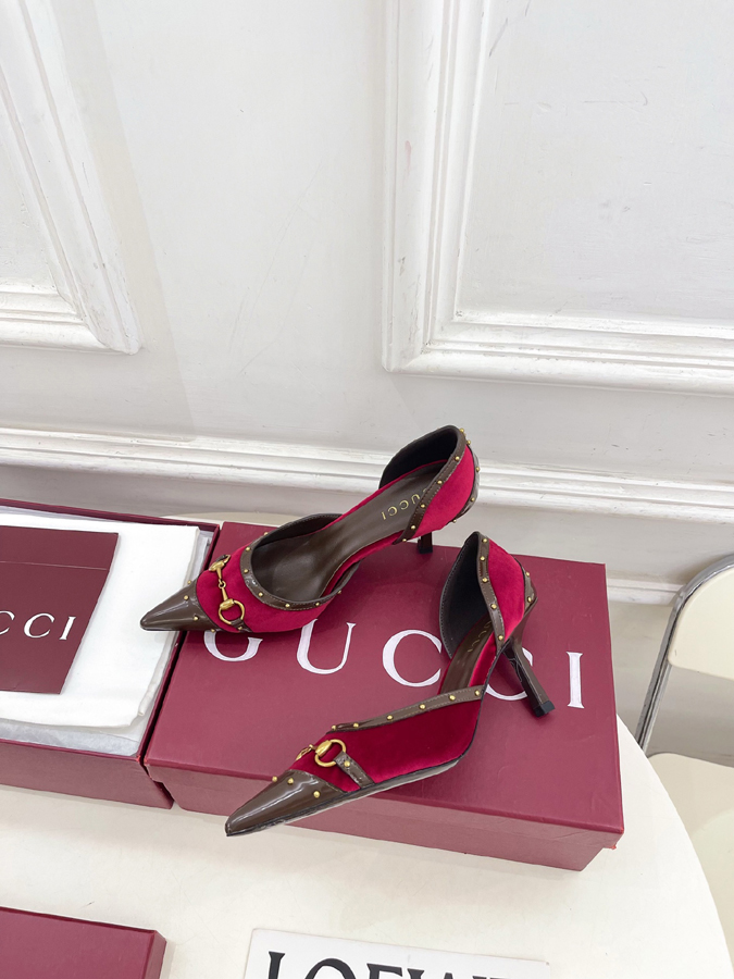 グッチ直営アウトレット店 靴 GUCCI グッチ スリングバック パンプス レディース バーガンディ ベルベット ホースビット スタッズ グッチ ポインテッドトゥ ハイヒール - 画像 (5)