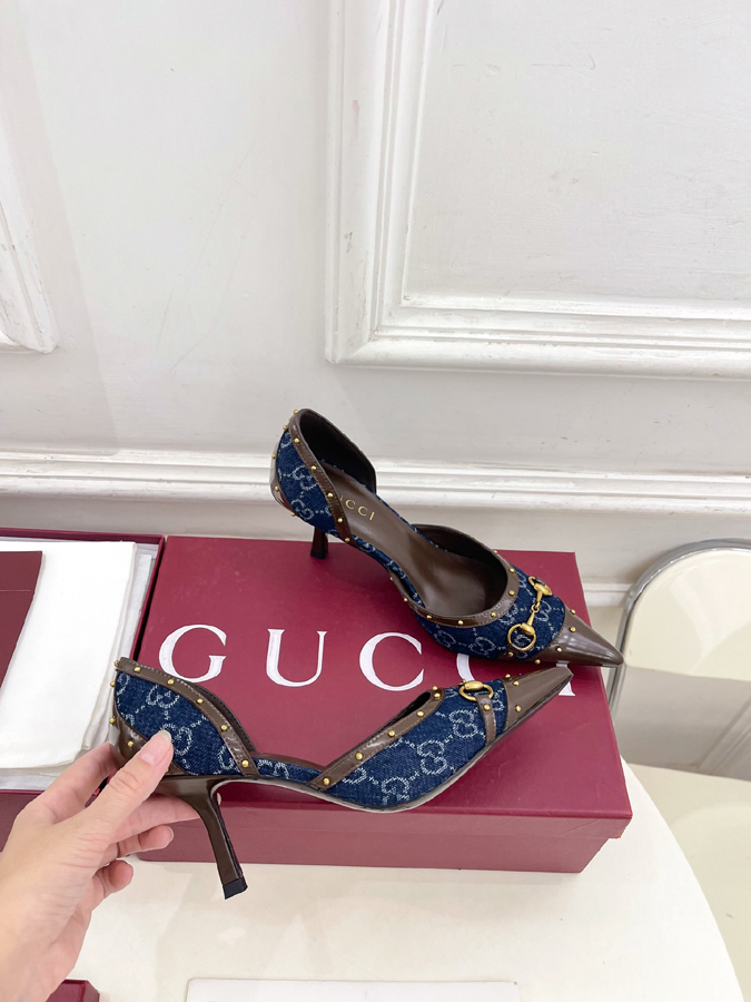 グッチ直営アウトレット店 靴 GUCCI パンプス ネイビー GGデニム ホースビット スタッズ ポインテッドトゥ ハイヒール グッチ スリングバック - 画像 (4)