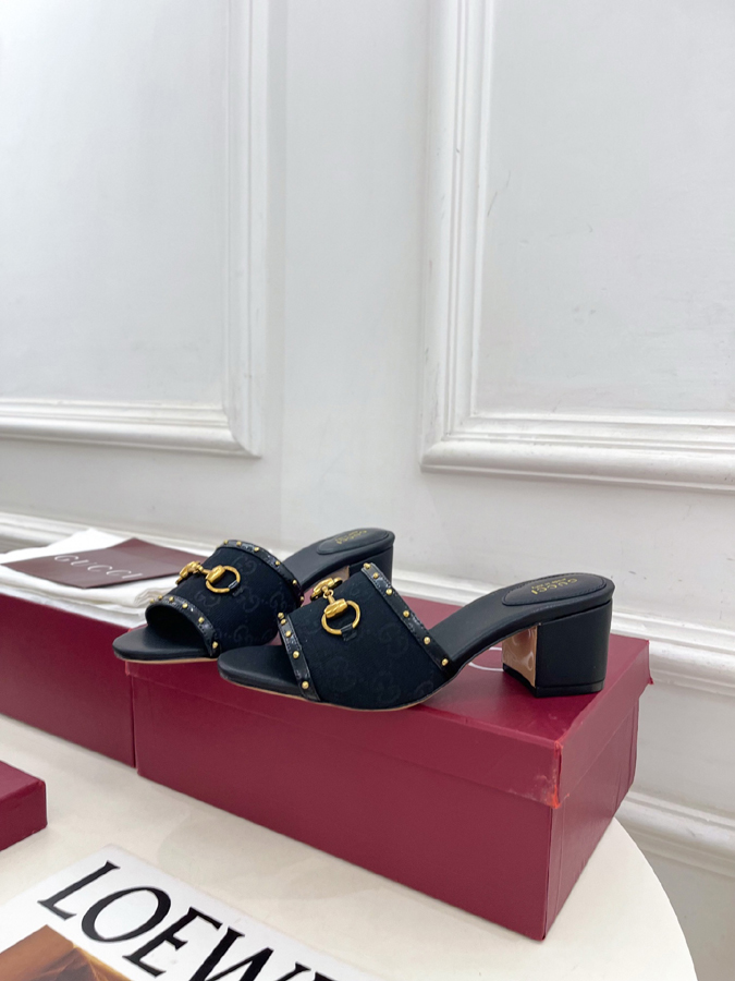 グッチ直営アウトレット店 靴 GUCCI ミュール レディース ブラック GGキャンバス ホースビット スタッズ ブロックヒール グッチ スライドサンダル - 画像 (3)