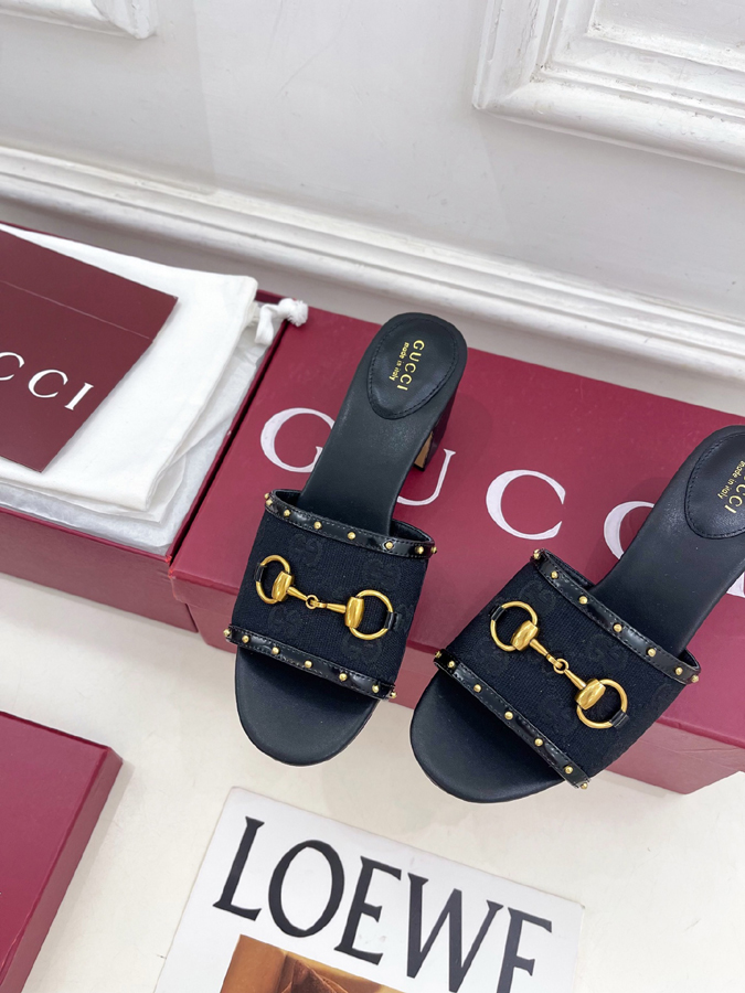 グッチ直営アウトレット店 靴 GUCCI ミュール レディース ブラック GGキャンバス ホースビット スタッズ ブロックヒール グッチ スライドサンダル - 画像 (6)