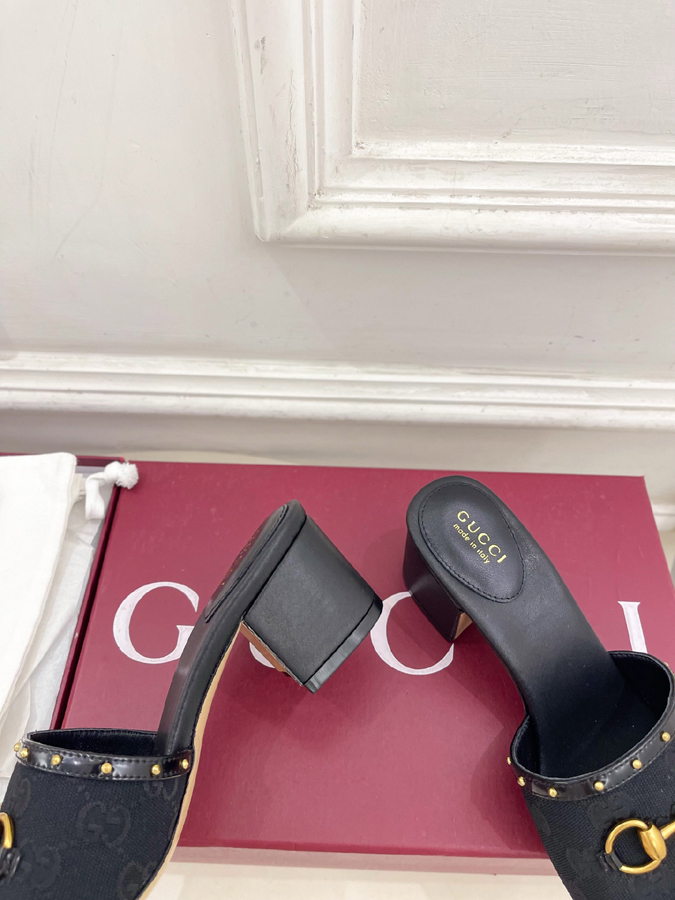 グッチ直営アウトレット店 靴 GUCCI ミュール レディース ブラック GGキャンバス ホースビット スタッズ ブロックヒール グッチ スライドサンダル - 画像 (8)