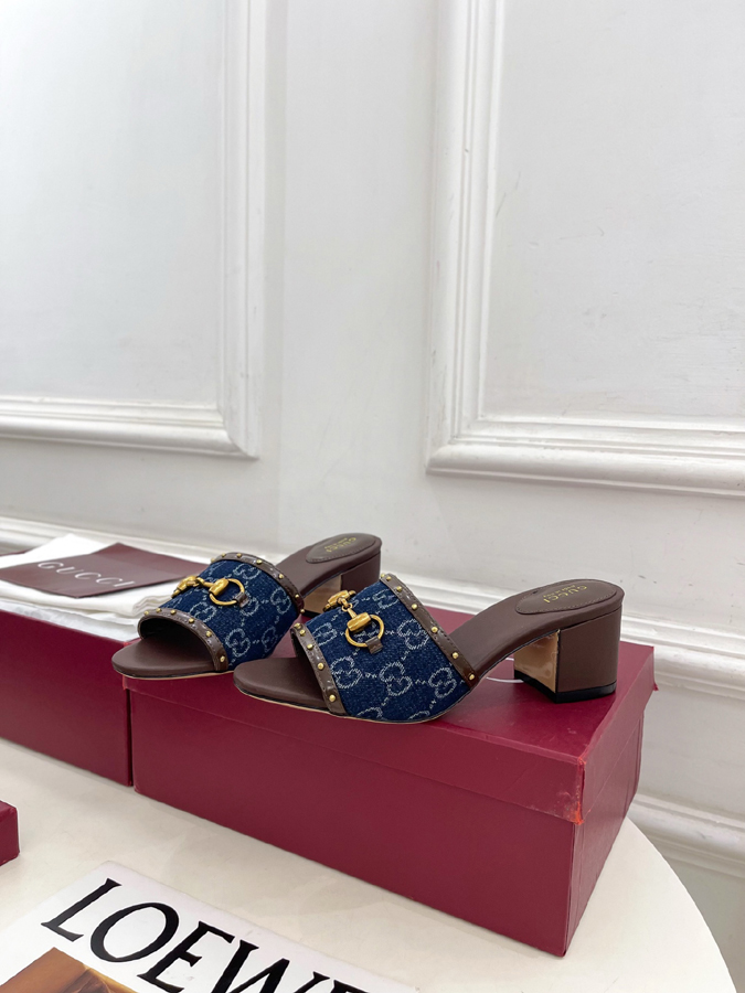 グッチ直営アウトレット店 靴 GUCCI スライドサンダル ミュール レディース GGデニム ホースビット グッチ スタッズ ブロックヒール - 画像 (3)