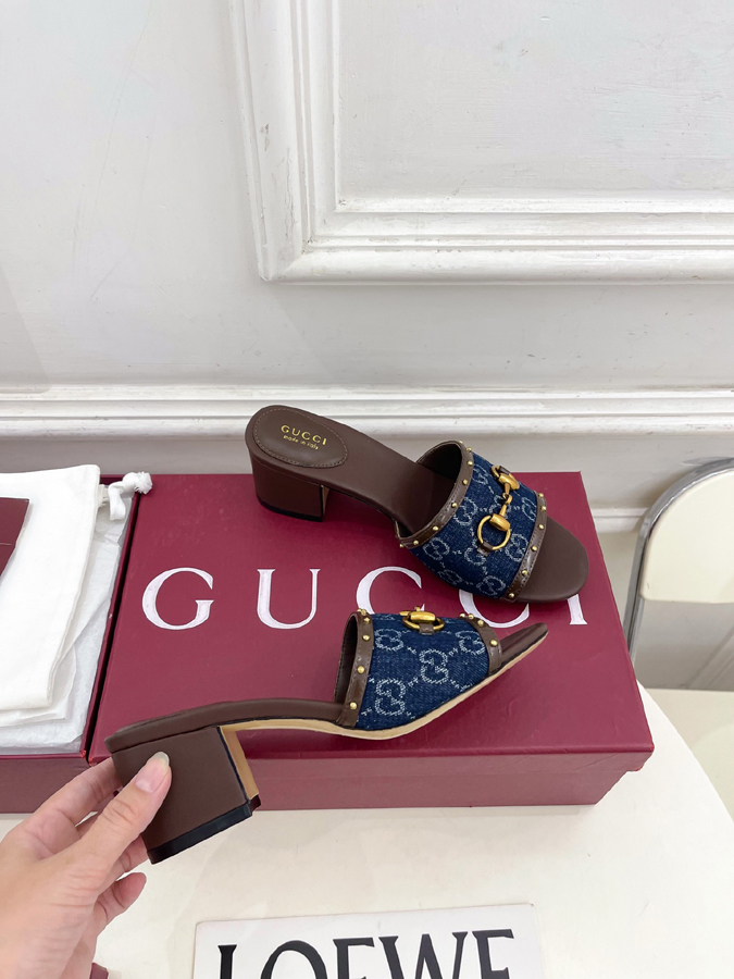 グッチ直営アウトレット店 靴 GUCCI スライドサンダル ミュール レディース GGデニム ホースビット グッチ スタッズ ブロックヒール - 画像 (4)