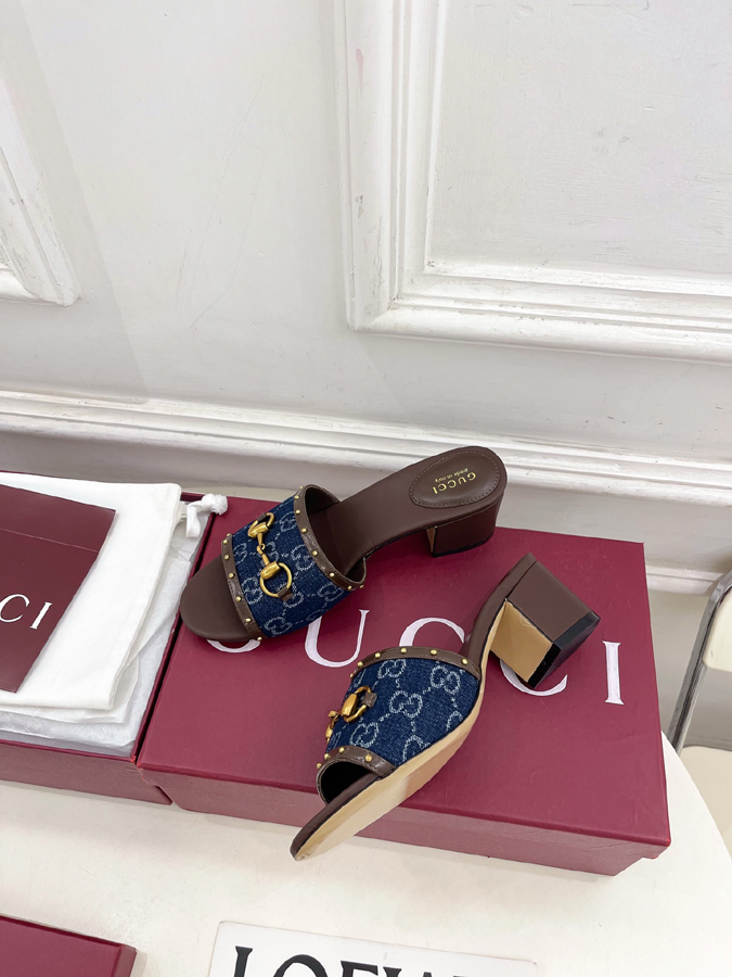 グッチ直営アウトレット店 靴 GUCCI スライドサンダル ミュール レディース GGデニム ホースビット グッチ スタッズ ブロックヒール - 画像 (5)