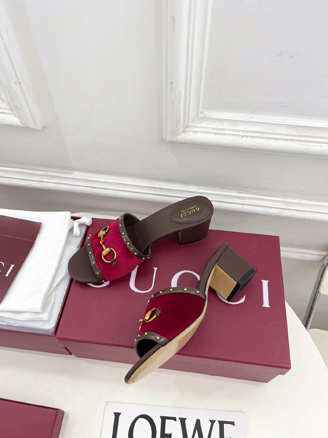 グッチ直営アウトレット店 靴 GUCCI グッチ Felice スライドサンダル ミュール スエード ホースビット スタッズ ブロックヒール グッチ ヒール - 画像 (5)