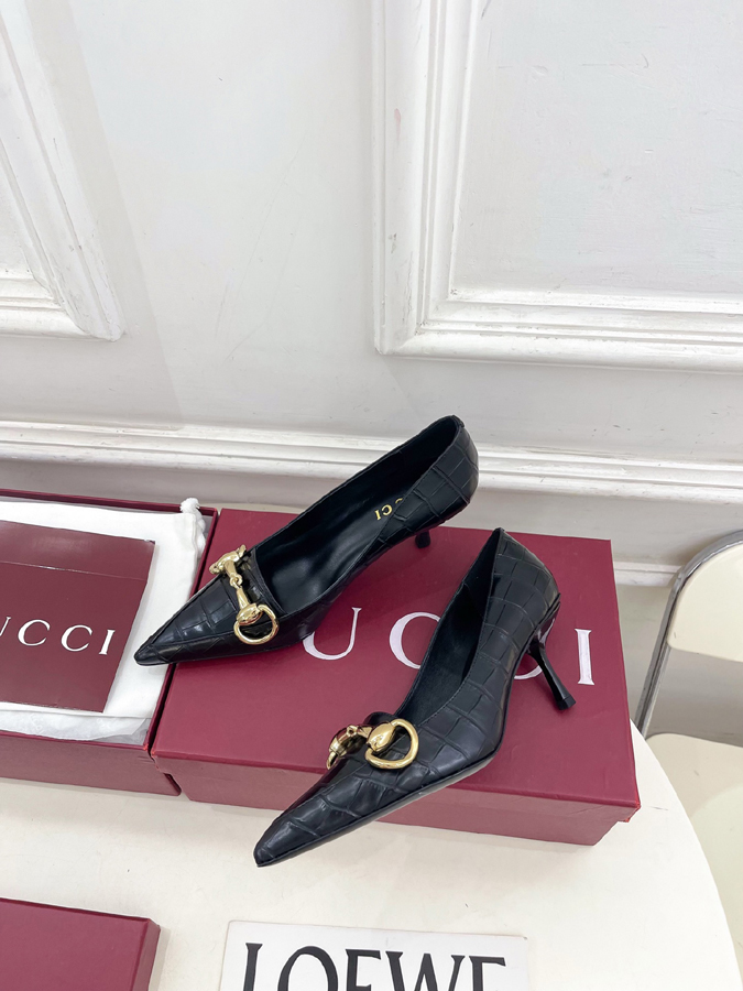 グッチ直営アウトレット店 靴 GUCCI グッチ パンプス ハイヒール クロコ型押しレザー ホースビット グッチ ポインテッドトゥ グッチ ヒール - 画像 (5)