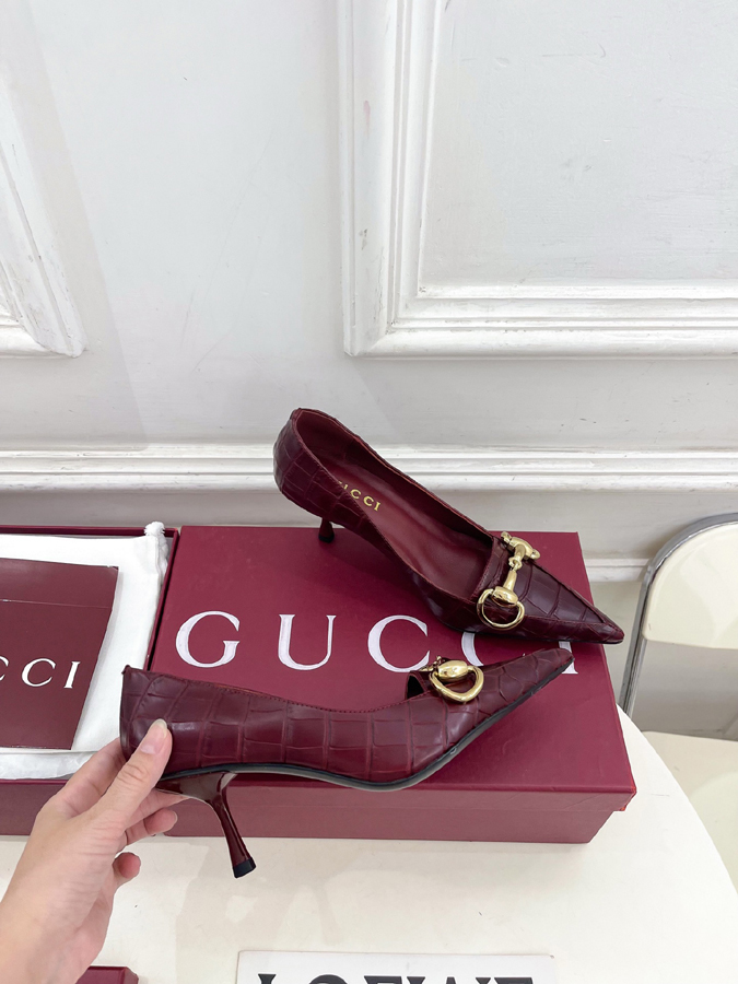 グッチ直営アウトレット店 靴 GUCCI グッチ パンプス ハイヒール クロコ型押しレザー ホースビット グッチ ポインテッドトゥ ヒール - 画像 (4)