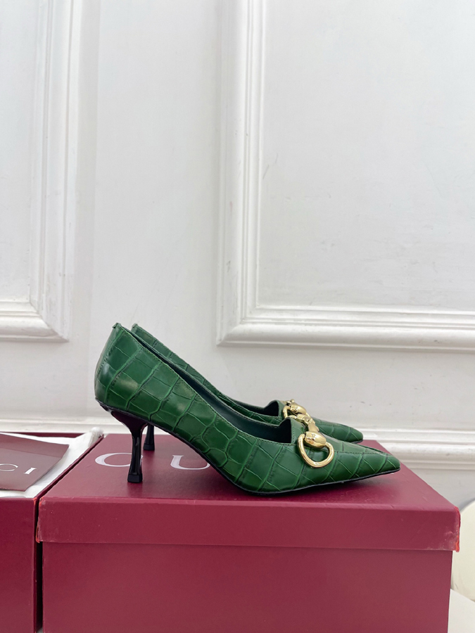 グッチ直営アウトレット店 靴 GUCCI グッチ パンプス ハイヒール グリーン クロコ型押しレザー ホースビット グッチ 靴 ポインテッドトゥ - 画像 (2)