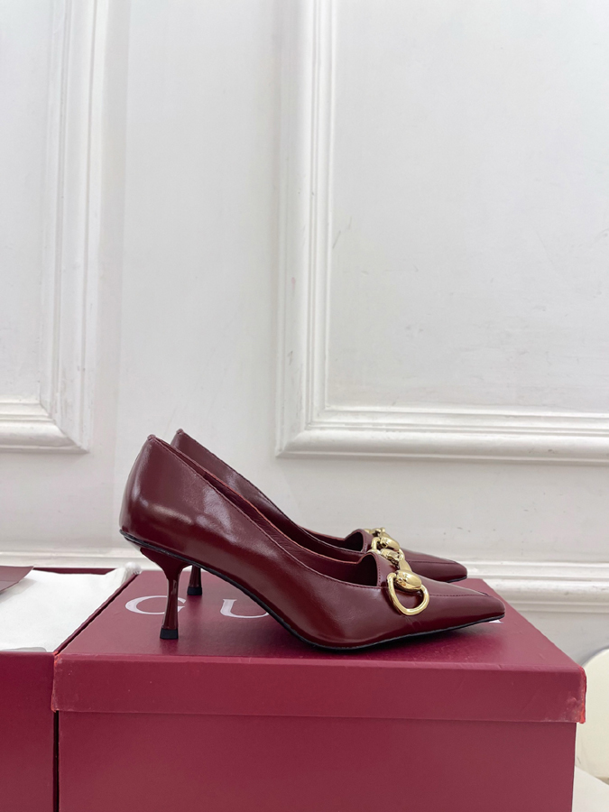グッチ直営アウトレット店 靴 GUCCI グッチ Boulevard パンプス ハイヒール レディース バーガンディ 光沢レザー ホースビット ポインテッドトゥ グッチ 靴 レディース - 画像 (2)