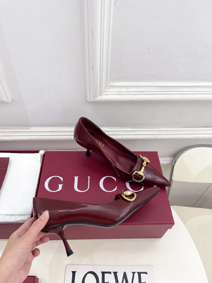 グッチ直営アウトレット店 靴 GUCCI グッチ Boulevard パンプス ハイヒール レディース バーガンディ 光沢レザー ホースビット ポインテッドトゥ グッチ 靴 レディース - 画像 (4)