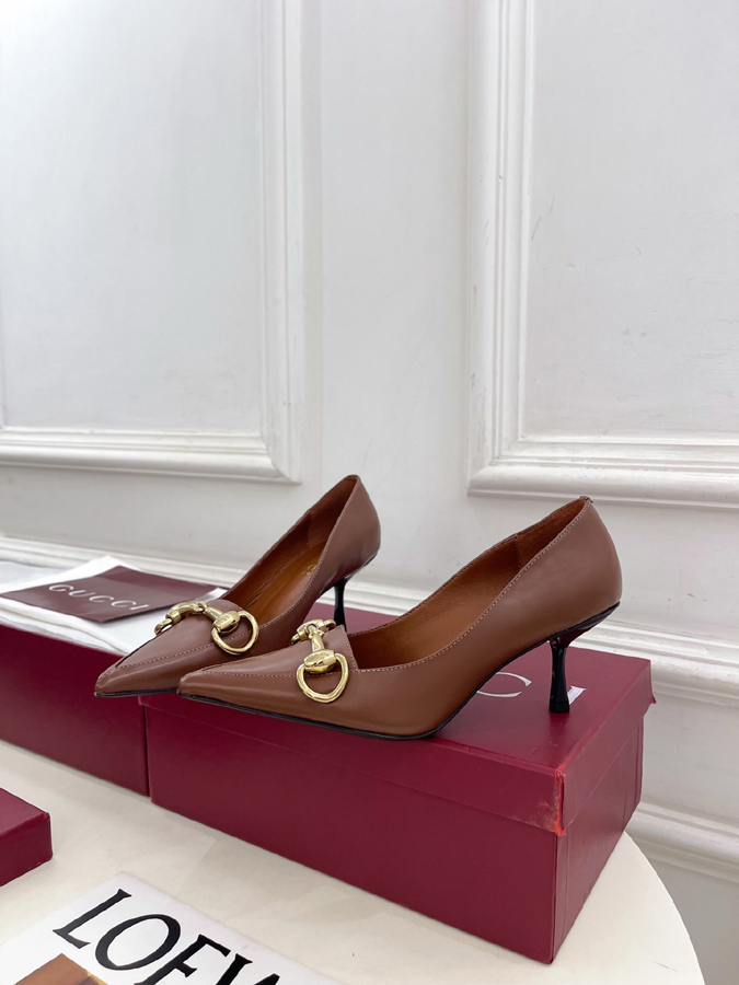 グッチ直営アウトレット店 靴 GUCCI グッチ Boulevard パンプス ハイヒール 光沢レザー ホースビット ポインテッドトゥ - 画像 (3)