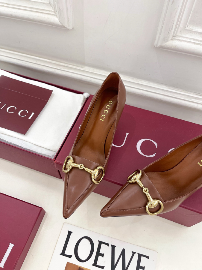 グッチ直営アウトレット店 靴 GUCCI グッチ Boulevard パンプス ハイヒール 光沢レザー ホースビット ポインテッドトゥ - 画像 (6)