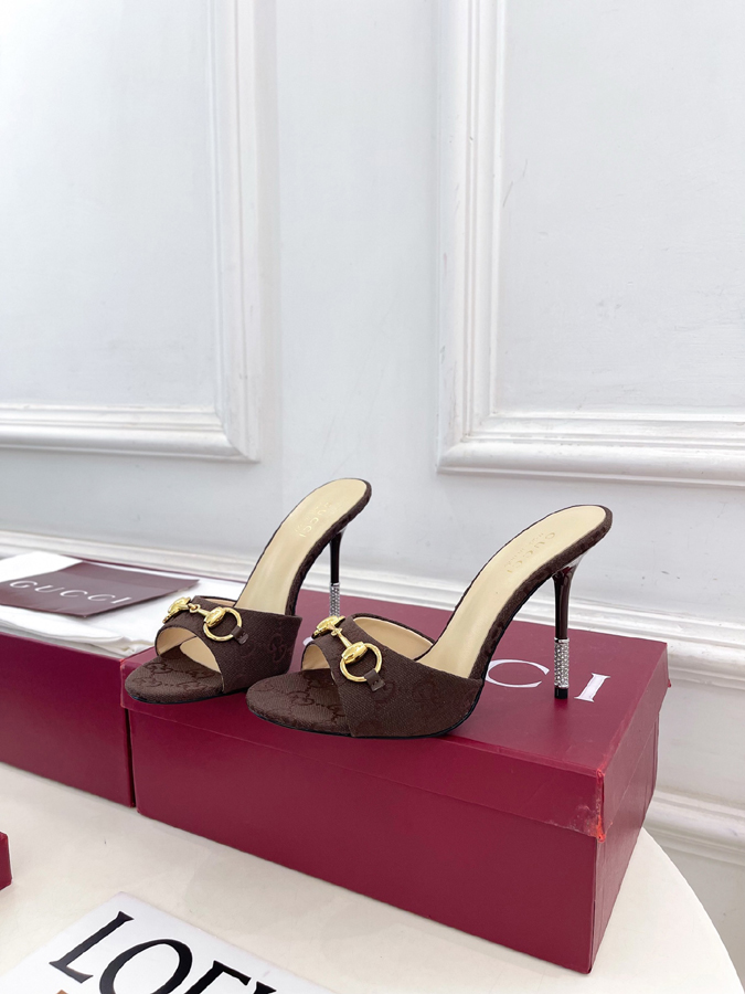 グッチ直営アウトレット店 靴 GUCCI グッチ ミュール サンダル ハイヒール GGキャンバス ホースビット クリスタルヒール グッチ 靴 レディース - 画像 (3)